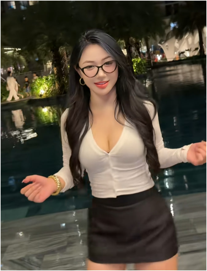 "Nổi tiếng nhưng chưa chắc đã kinh doanh thành công". Trần Hà Linh chia sẻ.